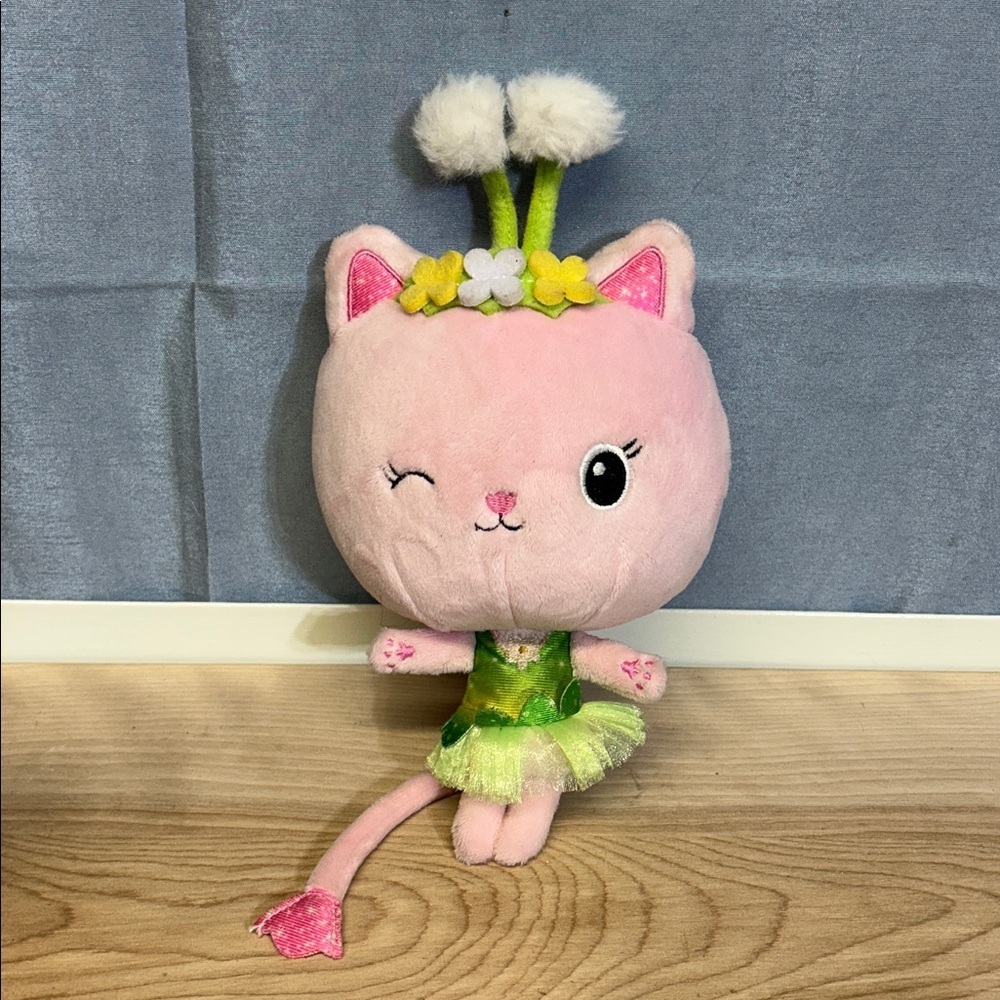 Gabby's Dollhouse, Peluche senchationnelle Fée Minette de 17,8 cm